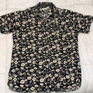 Vissla Black Men’s M button up shirt
